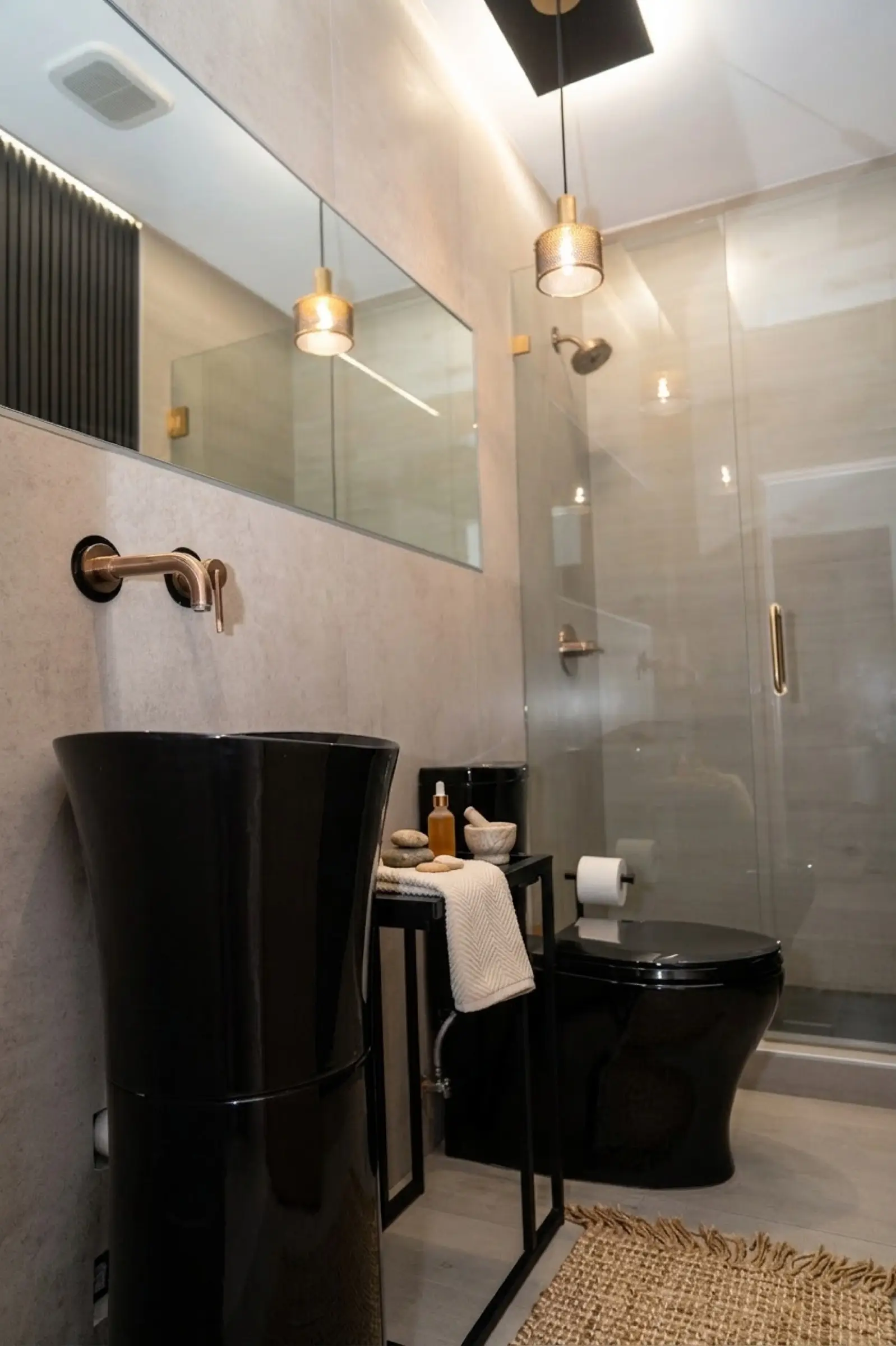 Guest bathroom with modern fixtures