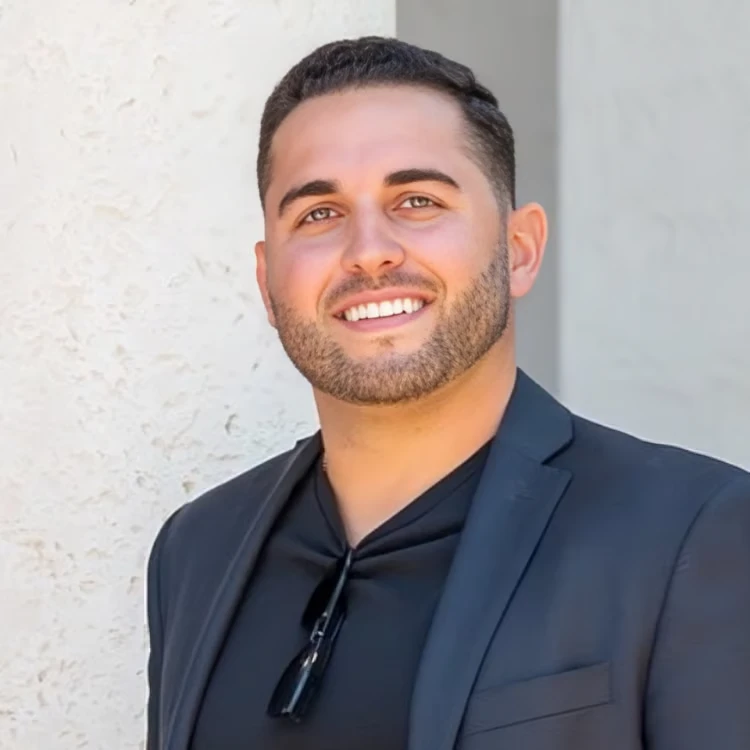 Alex Fernandez, REALTOR®